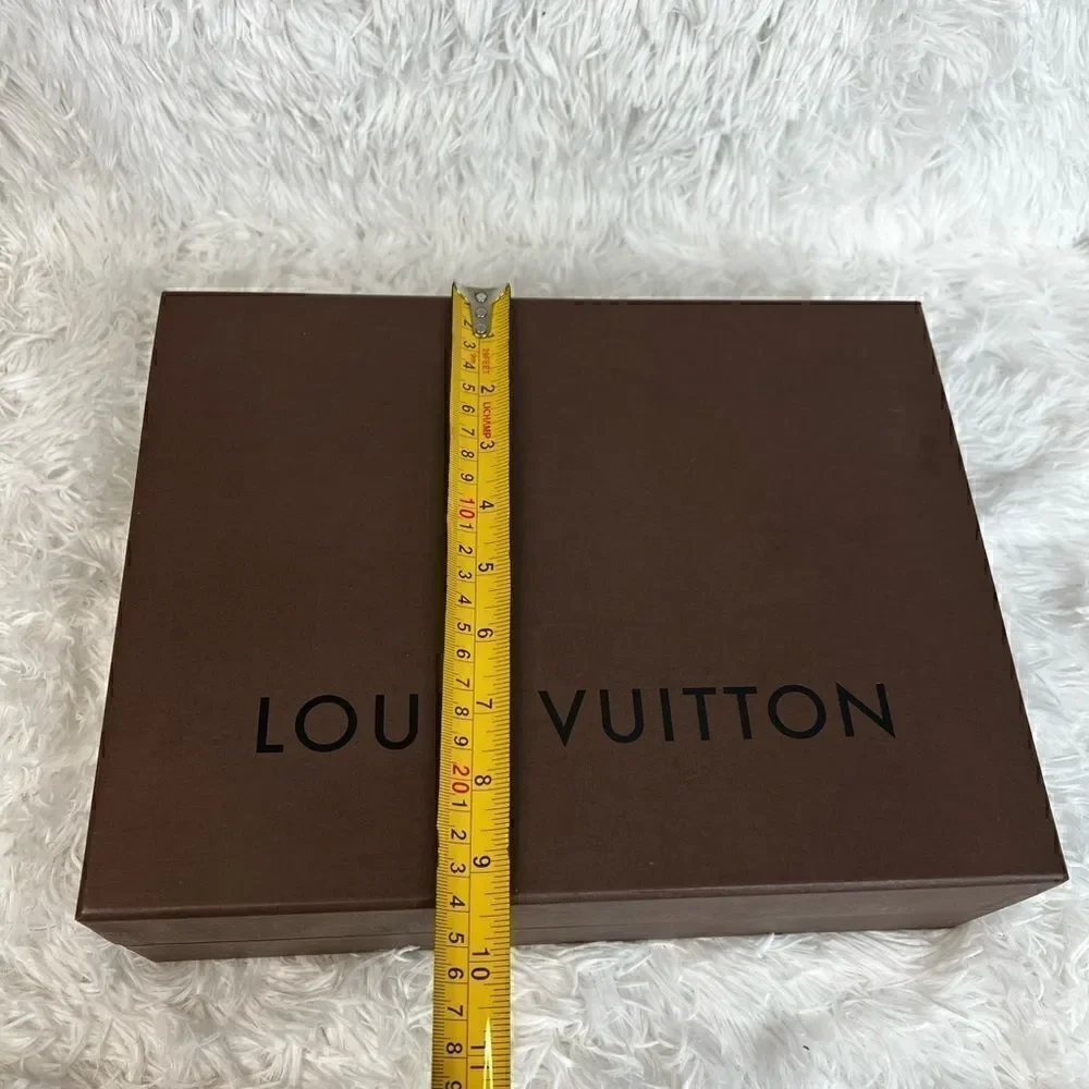 Louis vuitton box and ribbon